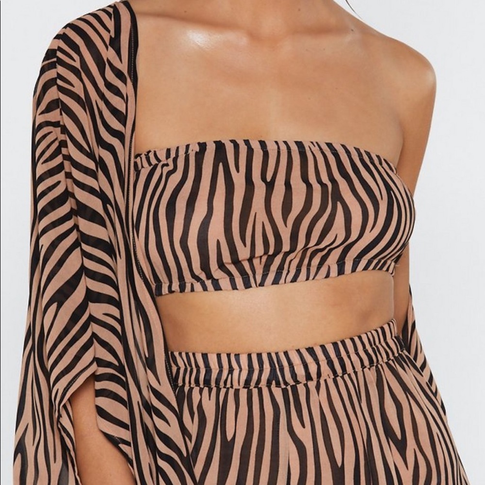 ❤️Nasty Gal Crop Top!!